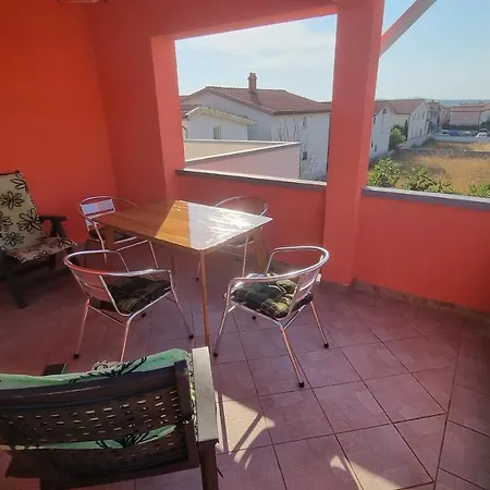 Apartament Haus Zarko Vir