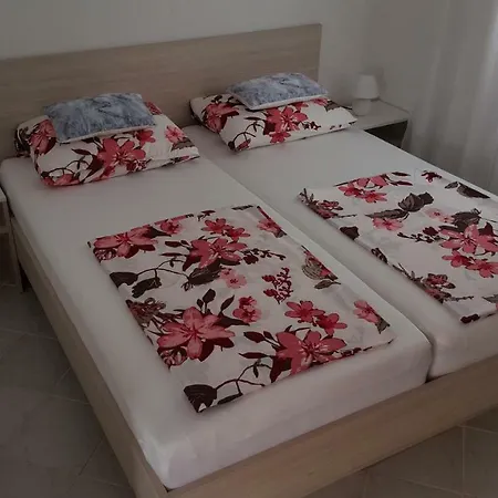 アパート Haus Zarko